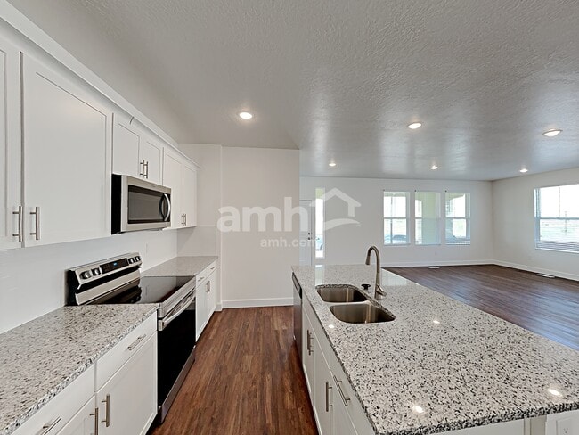 Building Photo - 6101 W Arranmore Dr