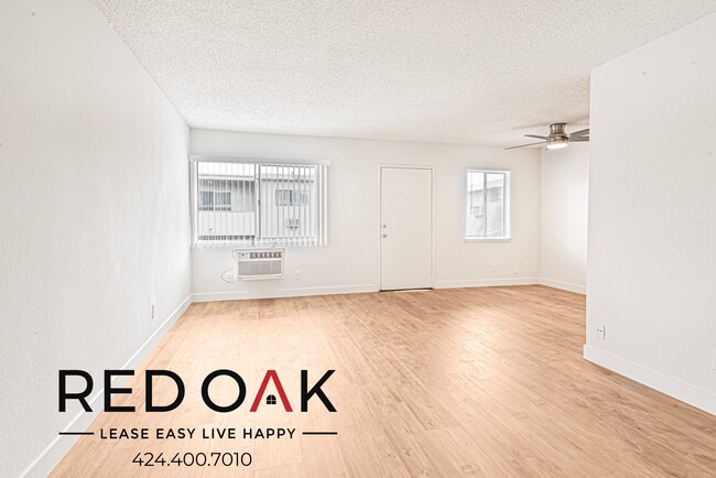 Foto del edificio - ~1 Month FREE~ Charming One Bedroom with L...