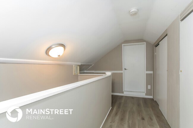 Foto del edificio - 1028 Midland Ave
