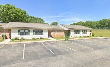 Building Photo - 491 College St