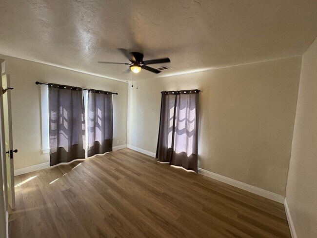 Foto del edificio - Beautiful 2 Story home Available Now!, pet...