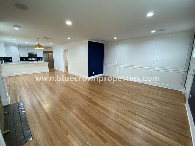 Foto del edificio - 1223 E Waco Ave