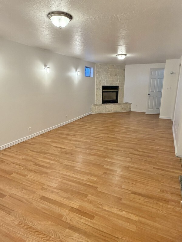 Foto del edificio - 663 E 170 N