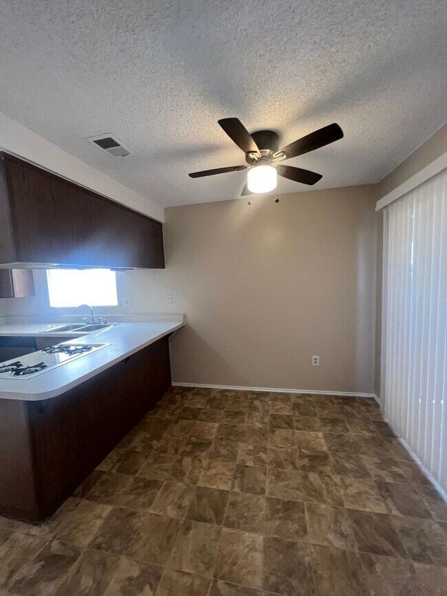 7340 Corsican Dr Unit D, Huntington Beach, CA 92647 Room for Rent in