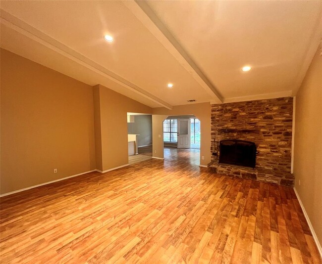 Building Photo - 2403 La Rochelle Dr