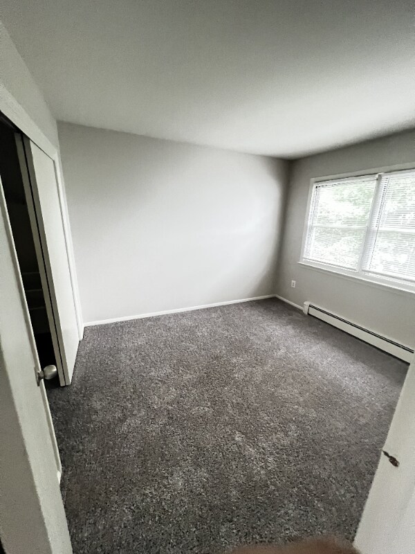 Building Photo - 405 Franklin Turnpike