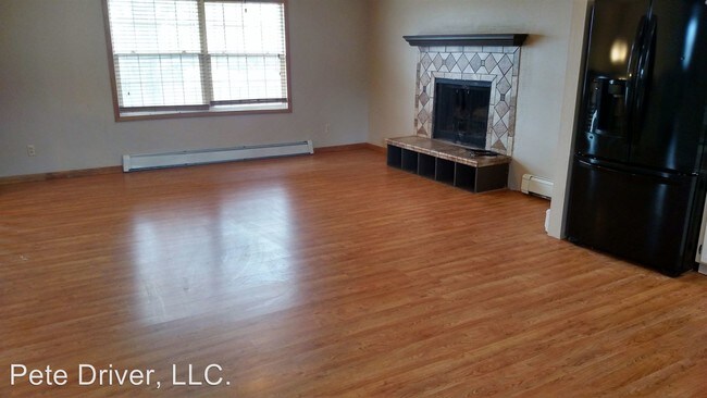 Building Photo - 4 br, 2 bath House - 200 W Boxelder
