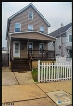 Building Photo - 165 Emerson St