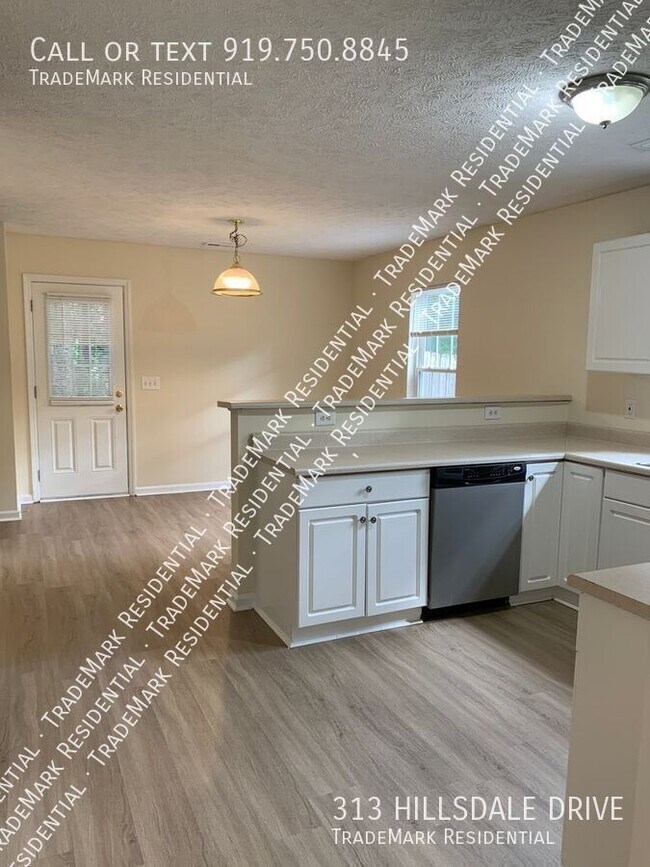 Foto del edificio - 313 Hillsdale Dr
