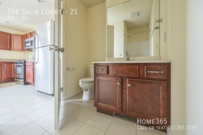 Building Photo - Precious 3 bed 2 bath Home awaits!
