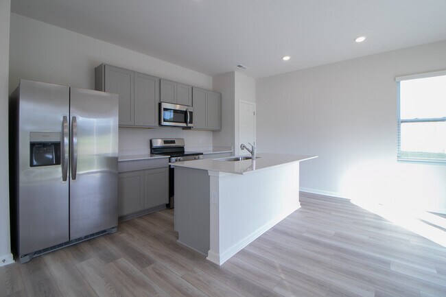 Foto del edificio - 1247 Ross Farms Blvd