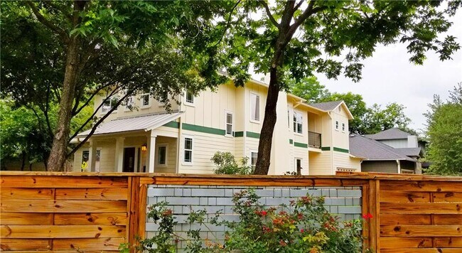 Building Photo - 5408 William Holland Ave