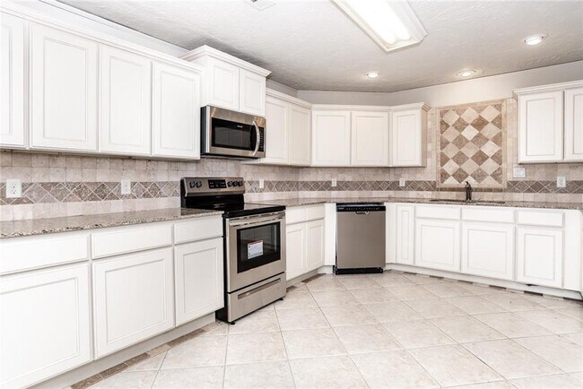 Building Photo - 2827 E Whippoorwill Ln