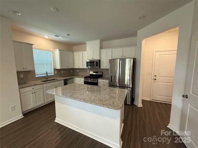 Foto del edificio - 3204 Lilac Grove Dr