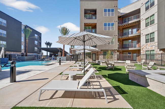 Building Photo - Refinery at Pointe17