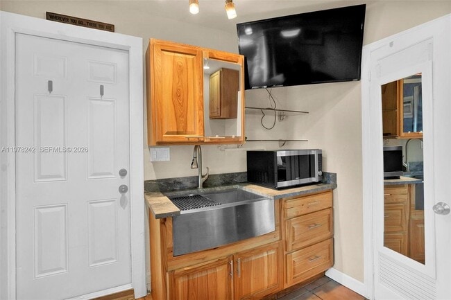 Building Photo - 812 Chukker Rd