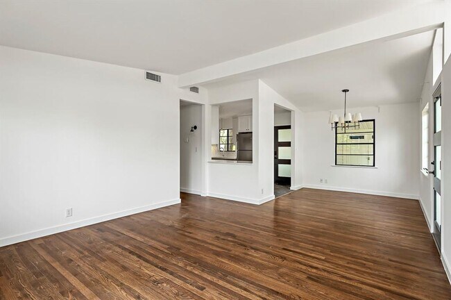 Building Photo - 1207 Ridgemont Dr