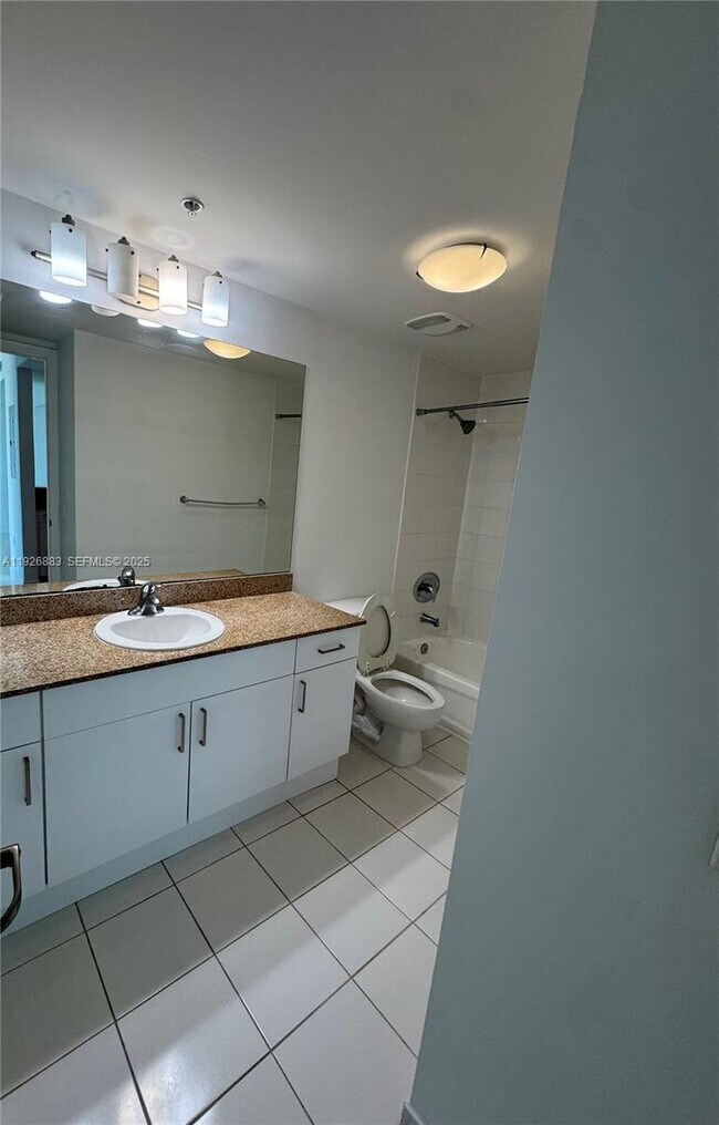 Foto del edificio - 1861 NW S River Dr