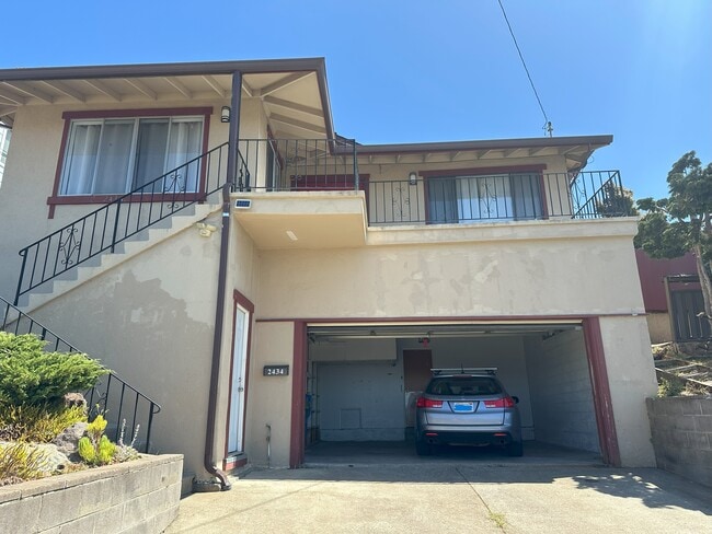 Building Photo - 2434 Mira Vista Dr