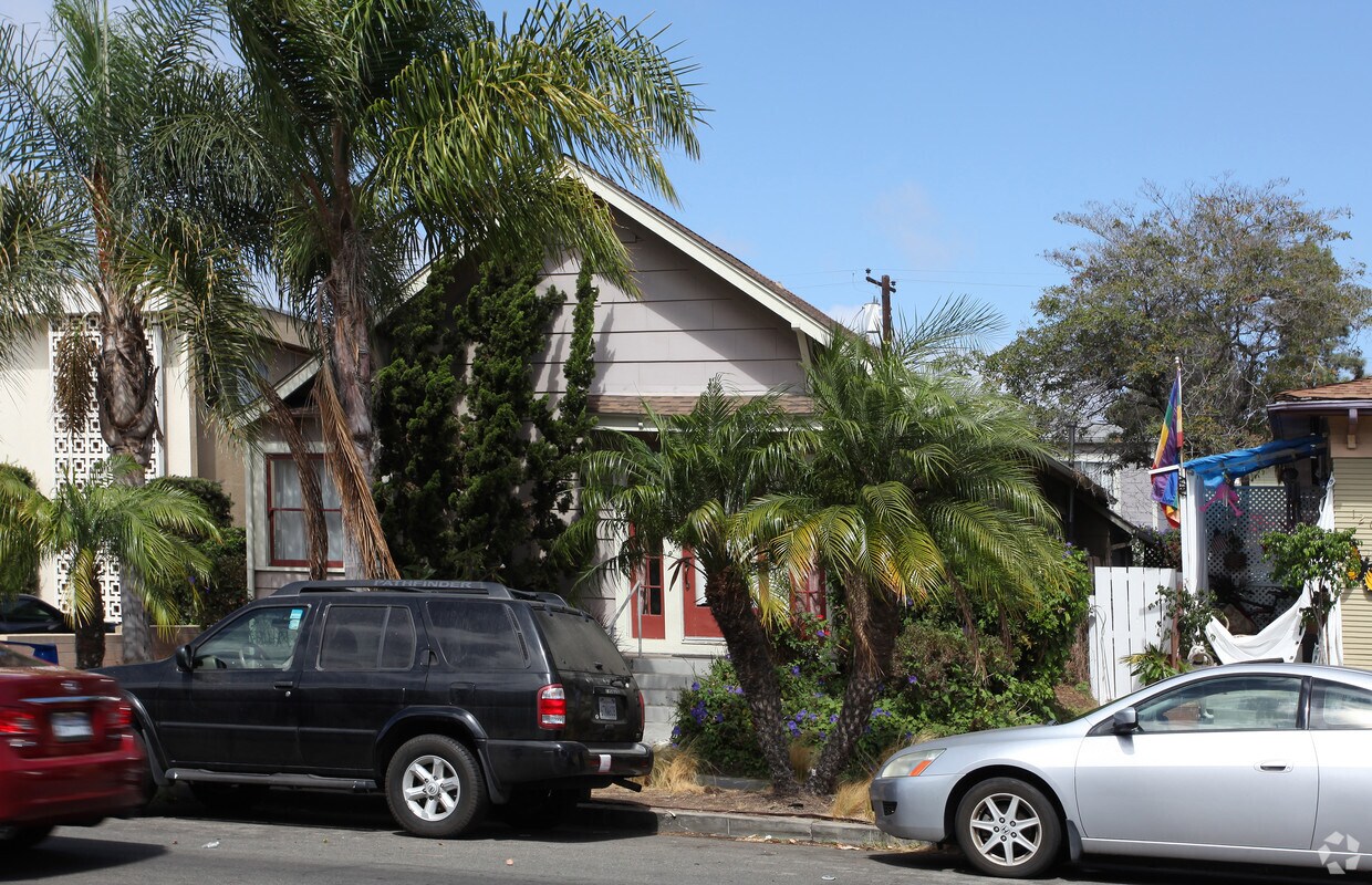 Building Photo - 1260 Robinson Ave