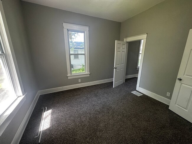 Building Photo - 3418 Renick St