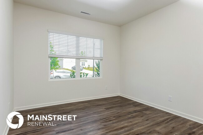 Foto del edificio - 121 Quincy Meadow Ave