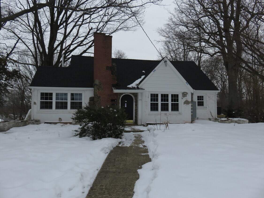 Primary Photo - 244 Grandview Ave