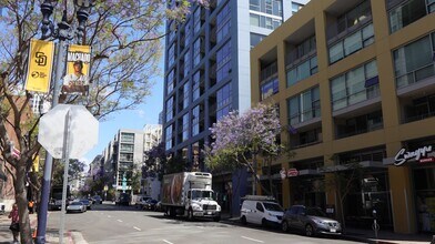 Building Photo - 321 Tenth Ave