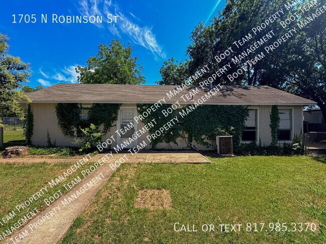 Building Photo - 1705 N Robinson St
