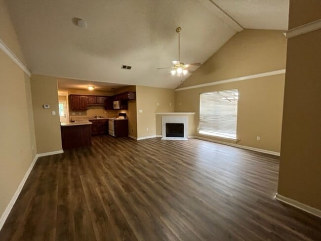 Building Photo - 3775 Iron Horse Dr