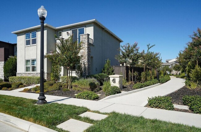 Building Photo - 2925 Honey Opal Ave