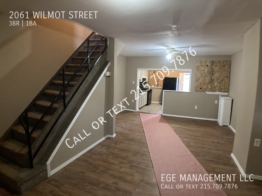Primary Photo - 2061 Wilmot St