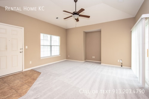 Building Photo - 2100 N 114th St