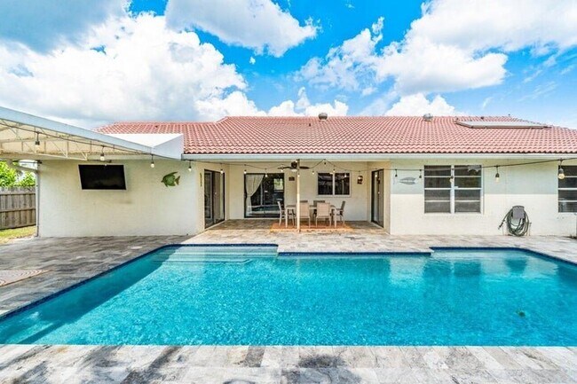 Foto del edificio - 1352 Wyndcliff Dr