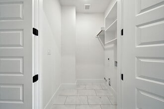 Building Photo - 7131 Eastwood St