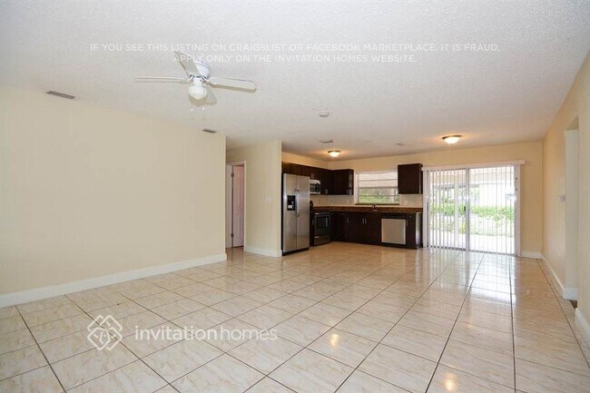 Foto del edificio - 3792 SW 19th St