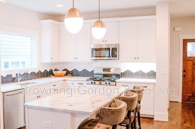 Foto del edificio - 2156 Byrum Ave