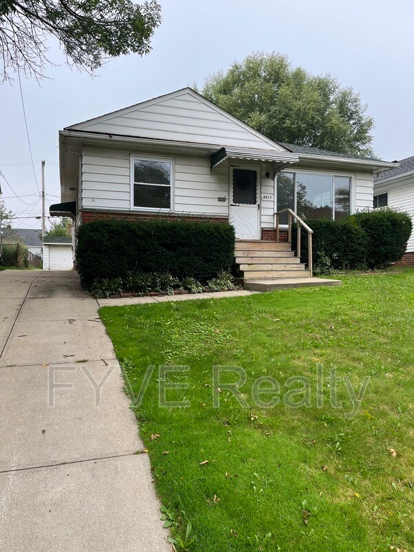 Primary Photo - 8017 Fernhill Ave