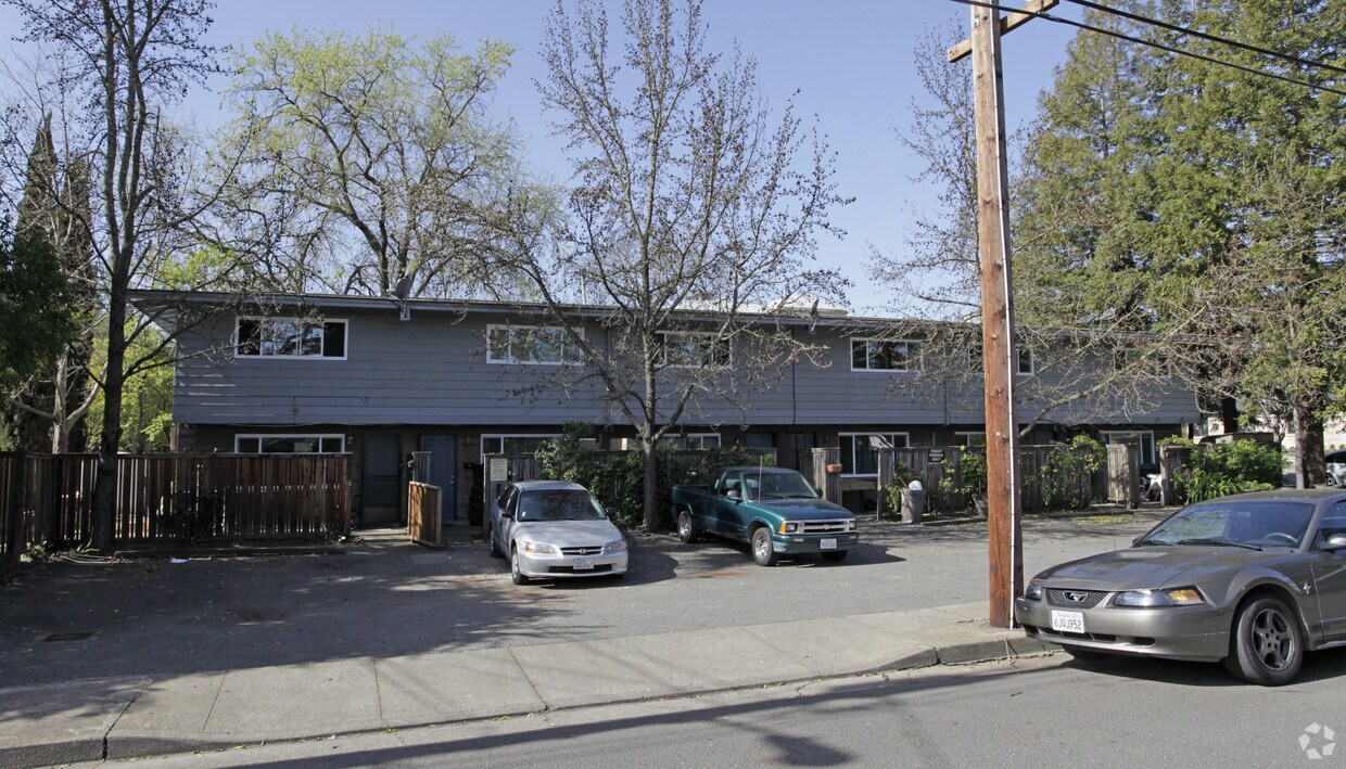 Foto principal - 1141 Oak Ave