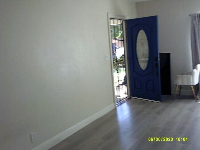 Foto del edificio - 5469 Palm Ave