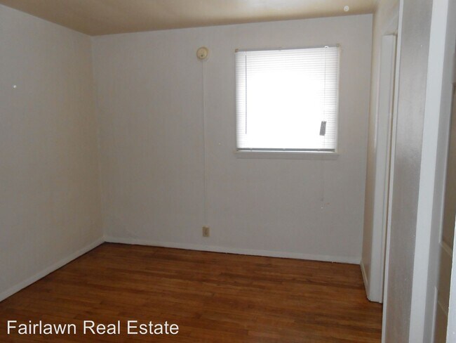 Building Photo - 711 S Randolph St
