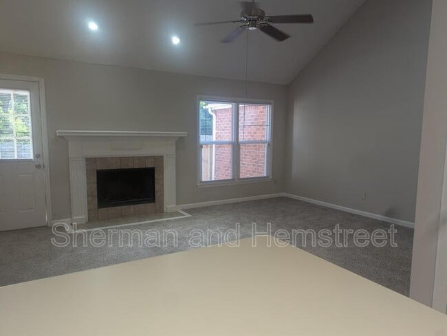 Building Photo - 2139 Holt St