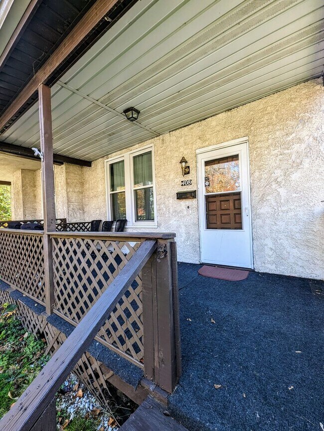 Foto del edificio - Large 4 Bedroom in Oakmont - Available May...