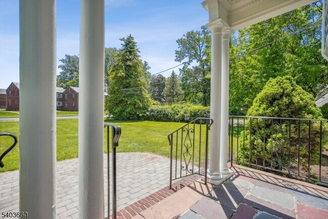 Building Photo - 22 High St