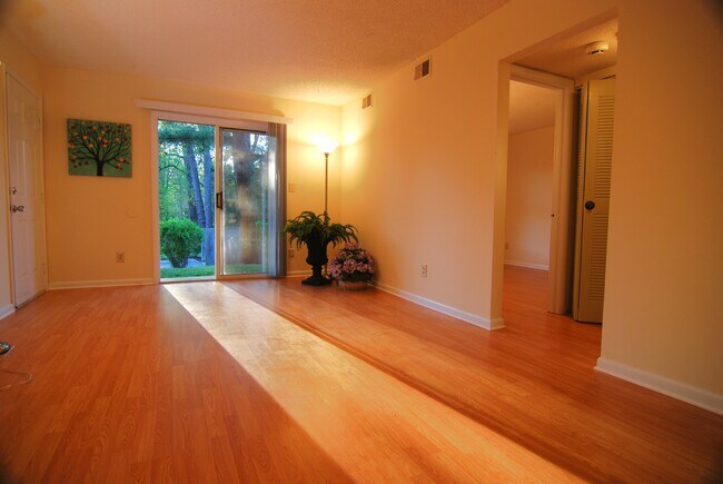 Foto del edificio - Windmill Way Apartments