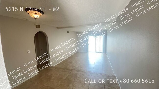 Building Photo - 4215 N 17th St #12 - **$500 Off First Mont...