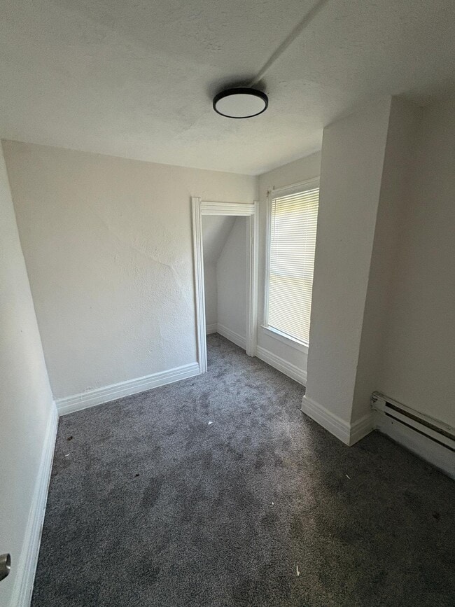 Foto del edificio - 1566 Western Ave