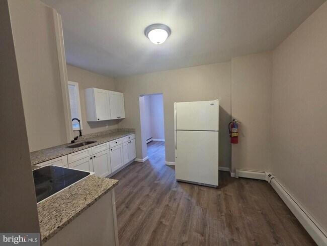 Foto del edificio - 331 Ellis Ave