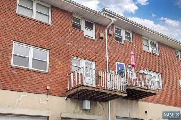Building Photo - 325 Grantwood Blvd