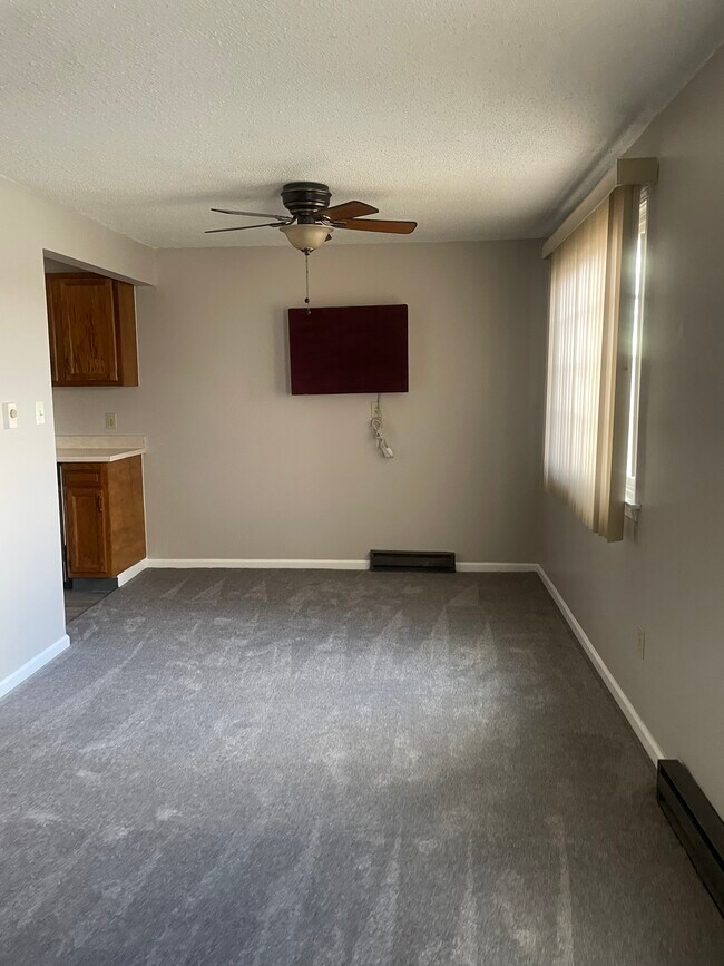 comedor - 6941 Plaza Dr